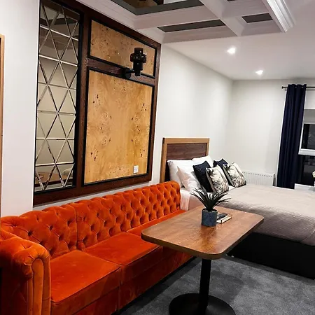 53 Luxury Hotel *