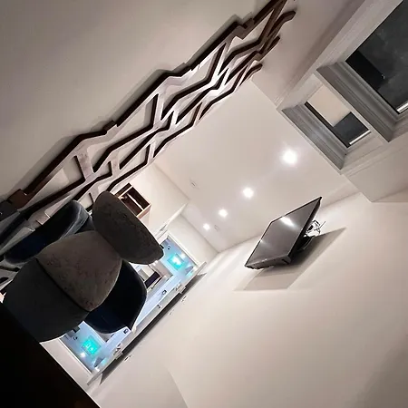 53 Luxury Hotel *